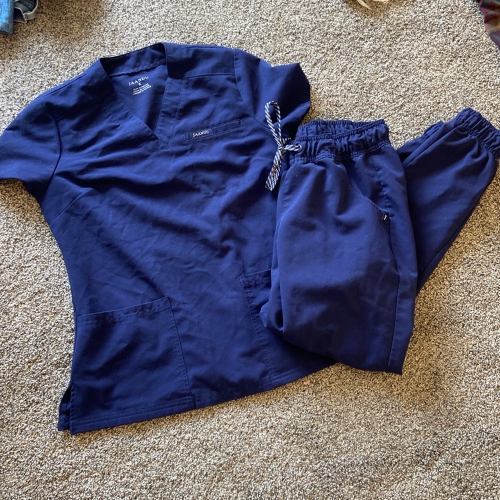 Jaanuu navy scrubs women’s